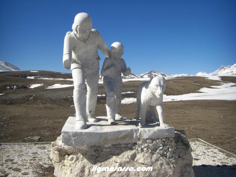 monumento tragedia fonte vetica campo imperatore gran sasso d'italia